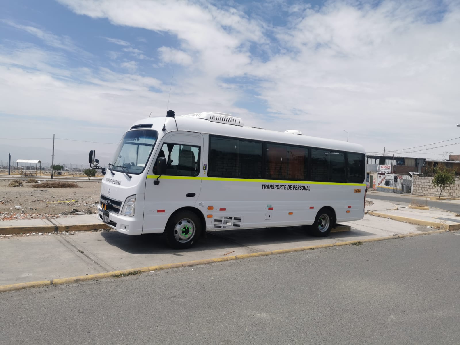 Hyundai County de JhaJosue listo para un servicio empresarial